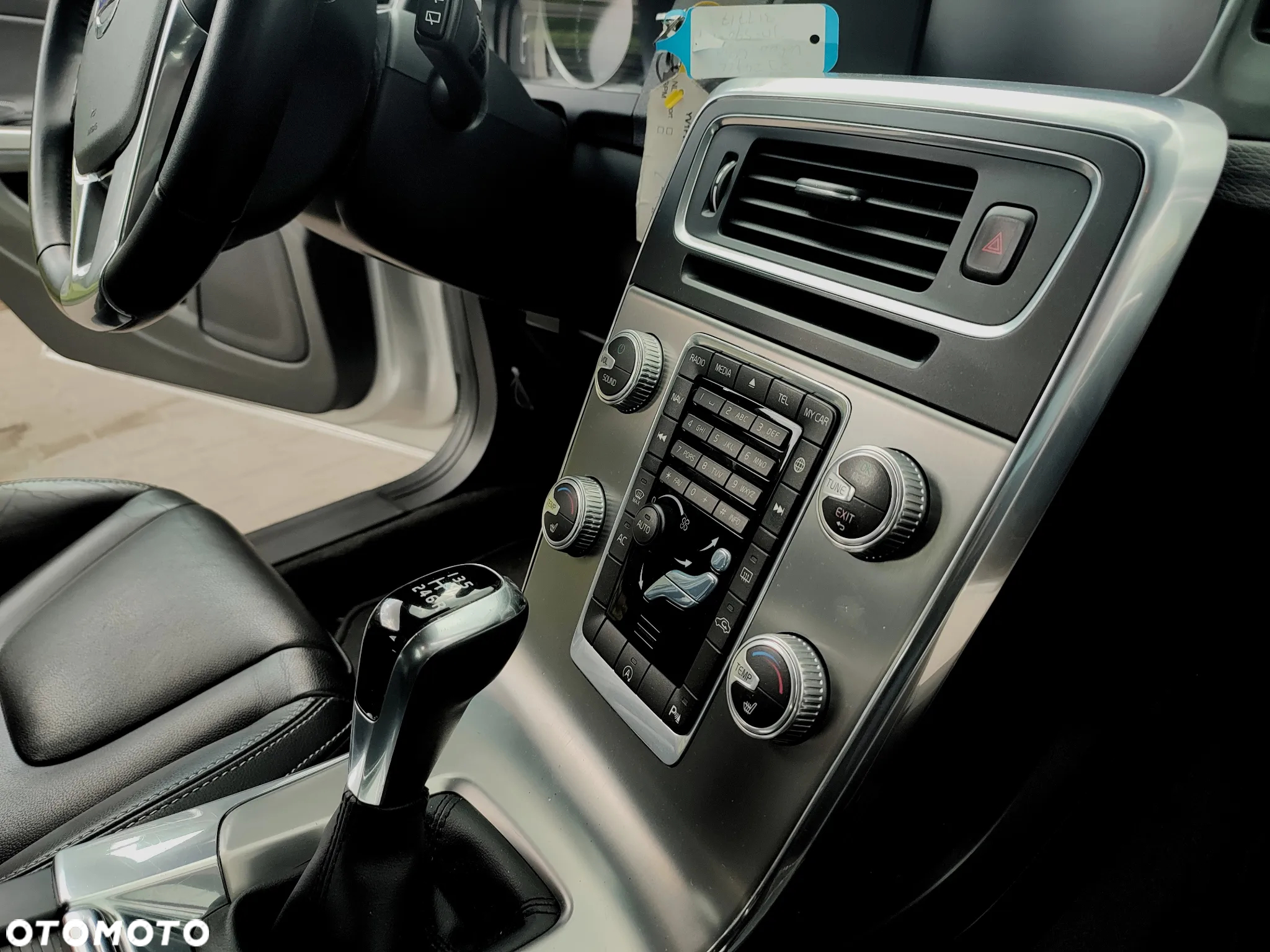 Volvo V60 D3 Momentum - 27