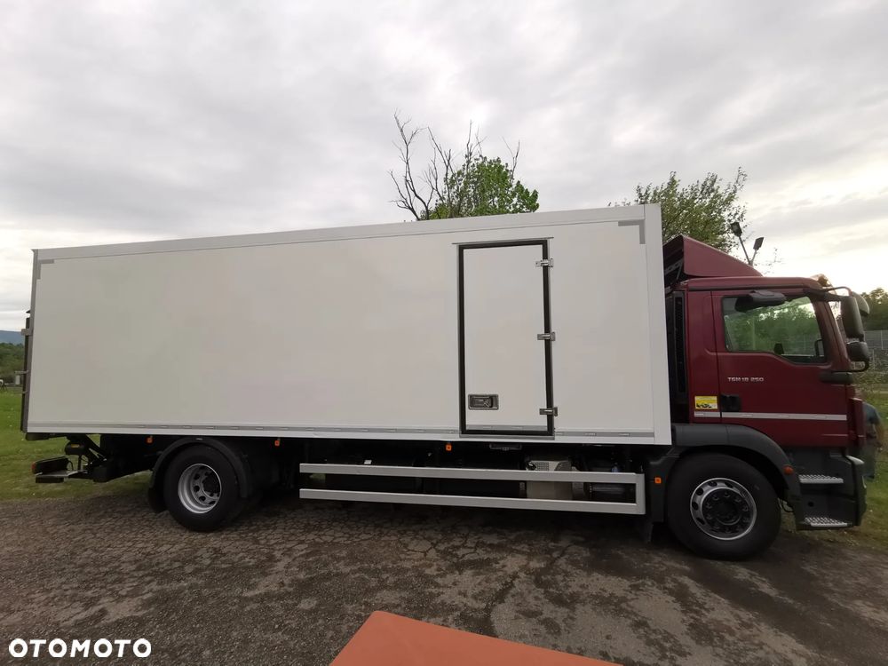 MAN MAN TGM 18.250 E6 / 7.76M 19 EPALET / IZOTERMA / ŁADNY / WINDA PALFINGER / 1 WŁAŚCICIEL / SALON POLSKA tgl - 4