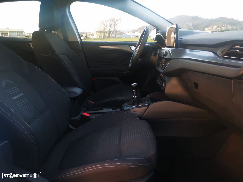 Ford Focus SW 1.5 TDCi EcoBlue ST-Line - 8