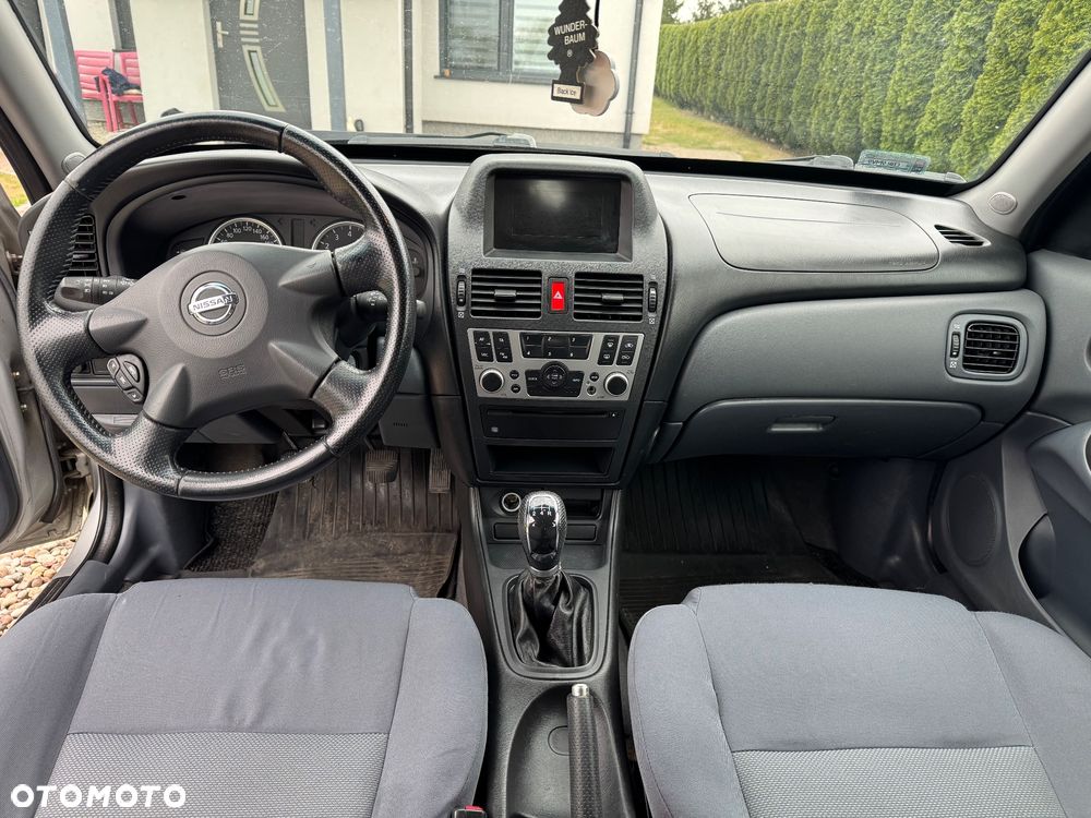 Nissan Almera 1.5 Visia + - 15