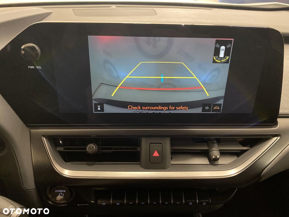 Lexus UX 300h F Sport Design - 16