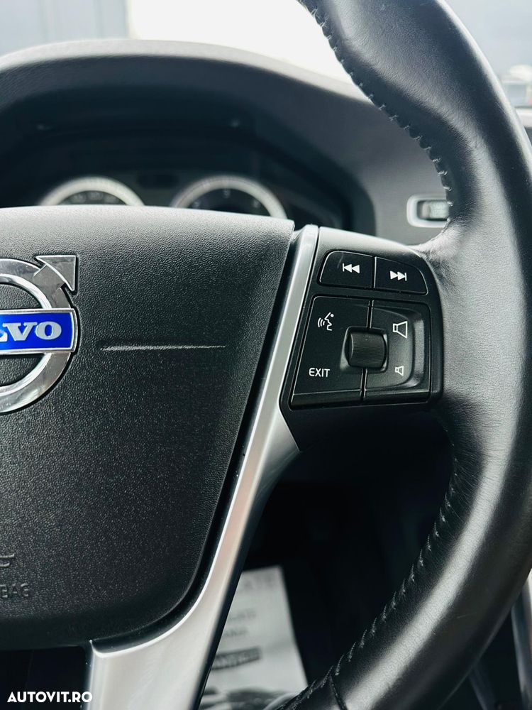 Volvo V60 D4 Geartronic Momentum - 31