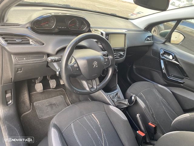 Peugeot 208 1.2 VTi SE Style - 6