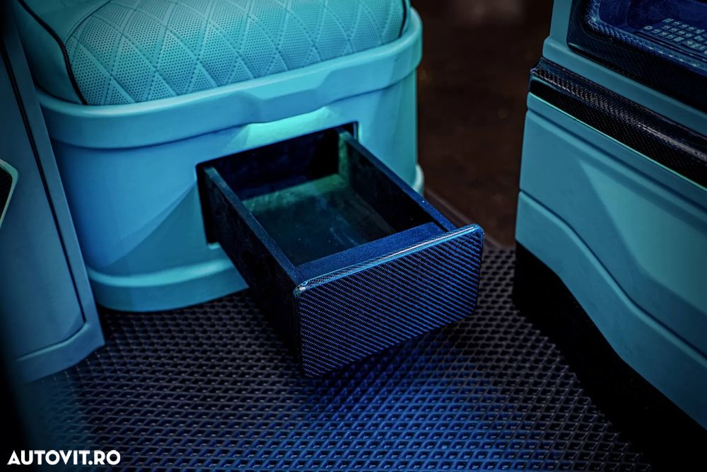 Mercedes-Benz V - 26