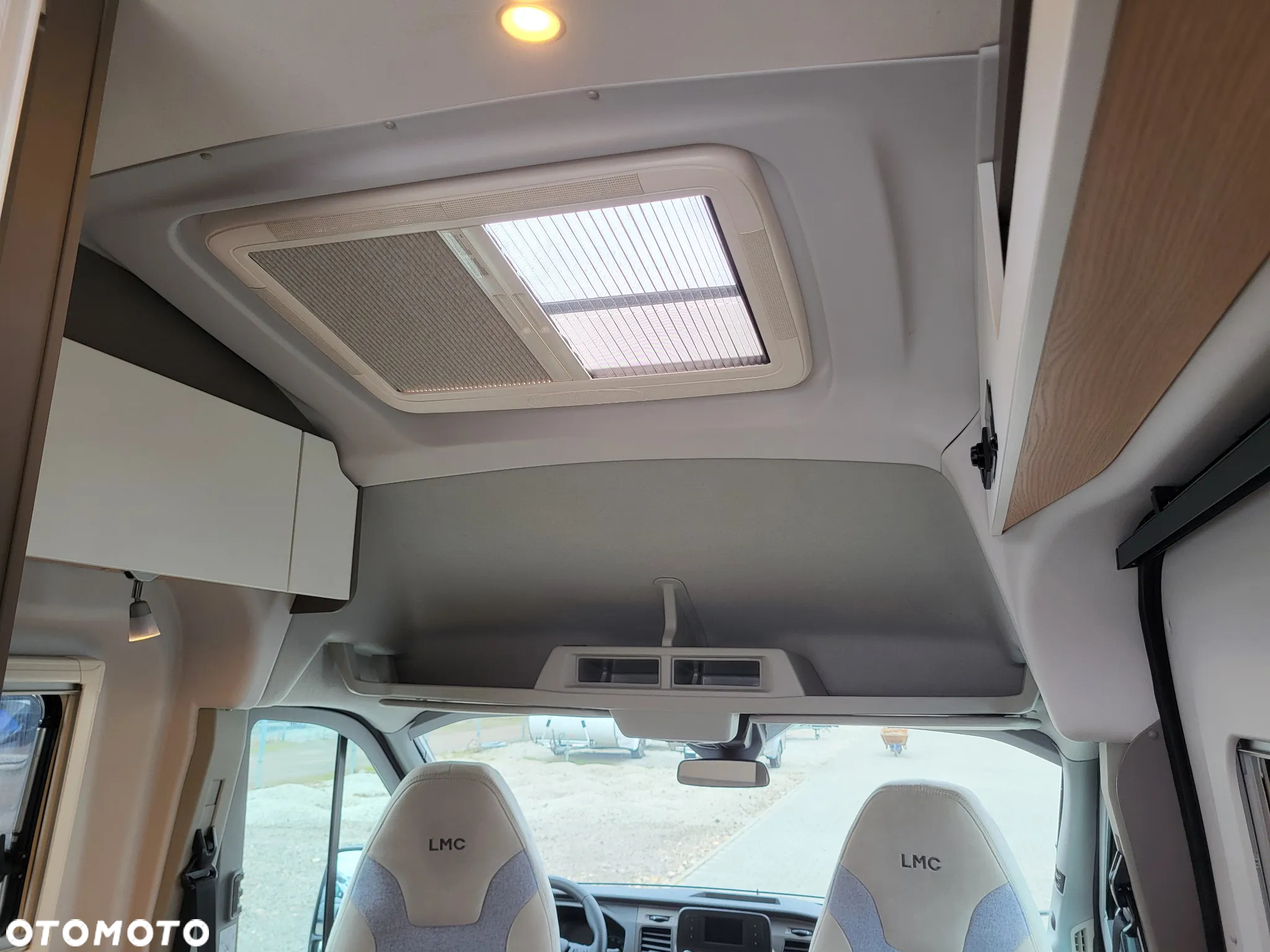 LMC INNOVAN 590 - Kampervan dla 2-3 osób - 37
