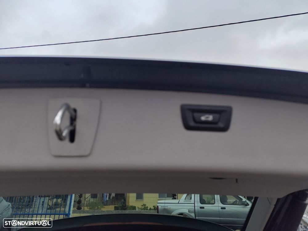 BMW 320 d DPF Touring - 11