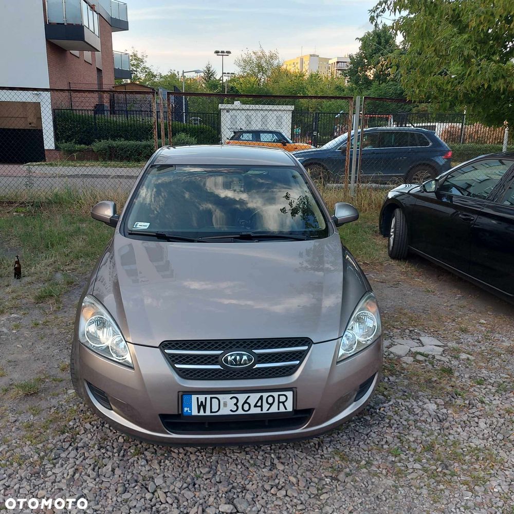Kia Ceed 1.4 Comfort + - 4