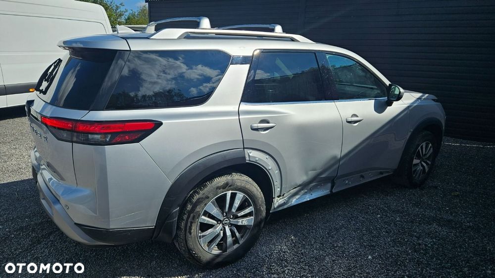 Nissan Pathfinder - 21