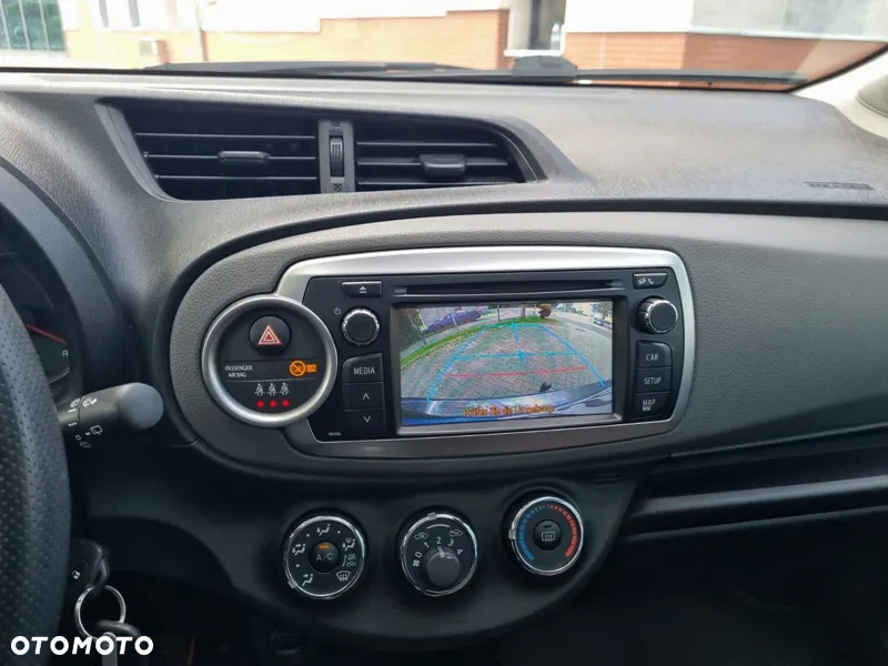 Toyota Yaris 1.33 Premium - 12