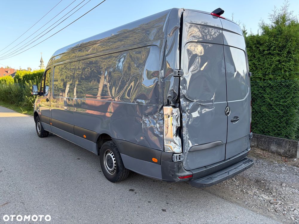 Mercedes-Benz Sprinter - 16