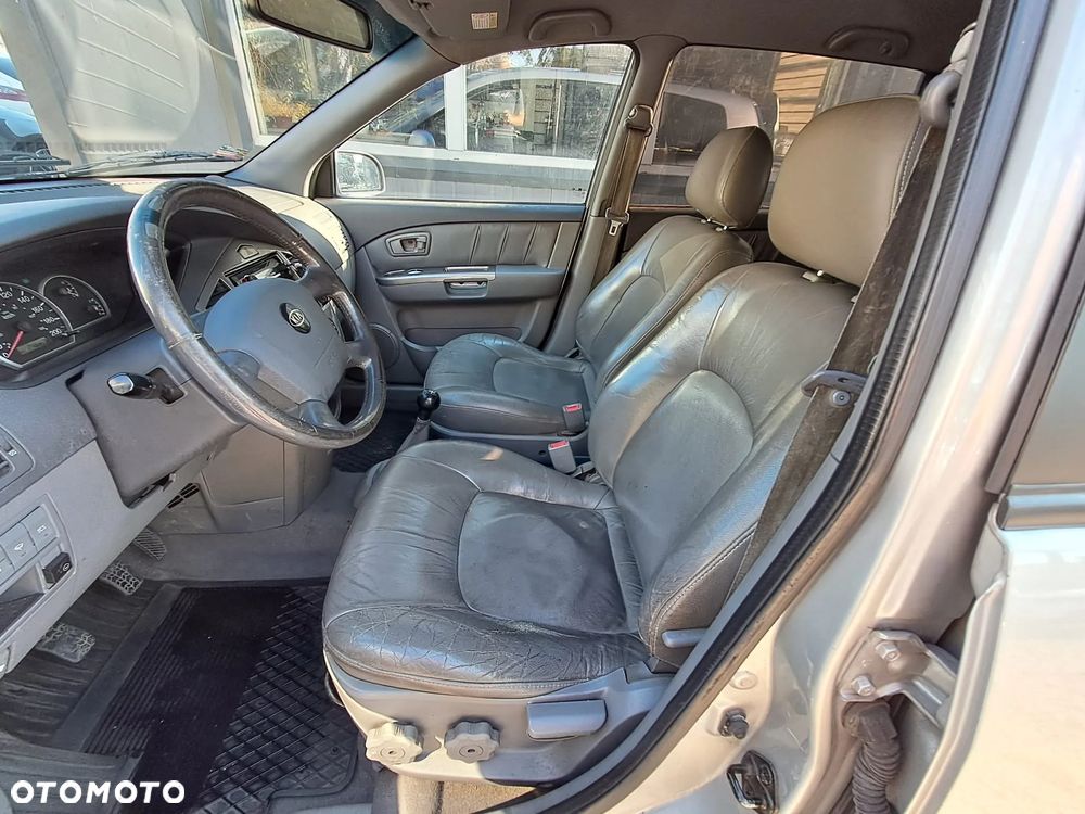 Kia Carens 1.8 EX - 19