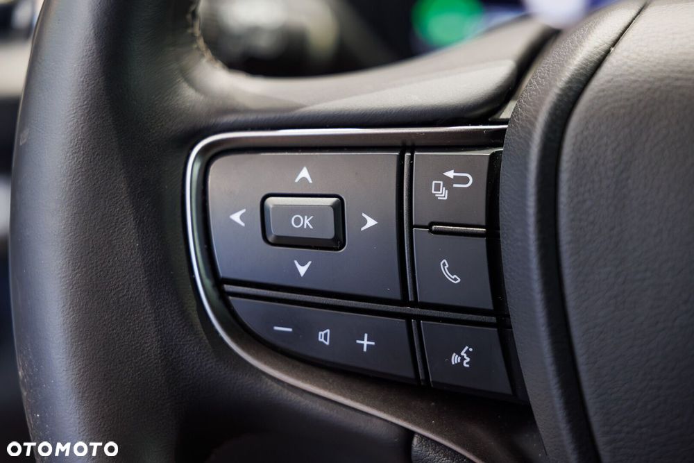 Lexus UX - 41