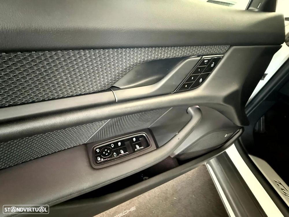 Porsche Taycan 4S - 20