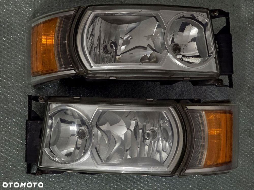 LAMPA PRZEDNIA REFLEKTOR SCANIA KOMPLET 2241829 2241828
