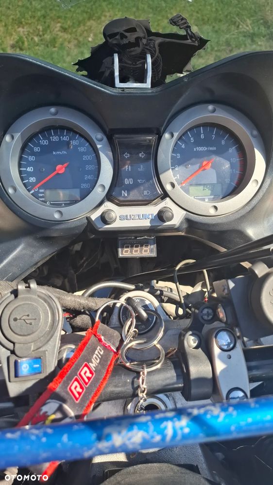 Suzuki V-STROM - 8