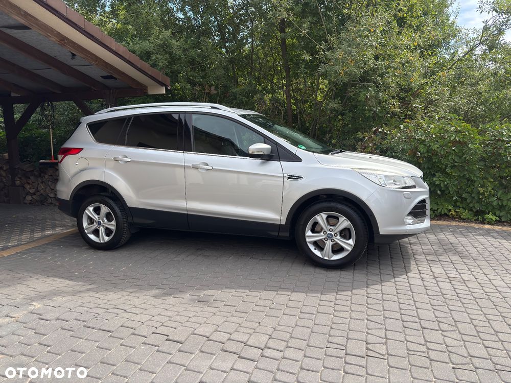 Ford Kuga 2.0 TDCi 2x4 Titanium - 3