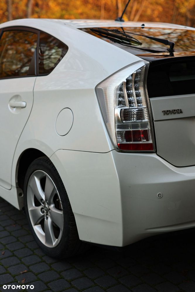 Toyota Prius (Hybrid) Comfort - 17