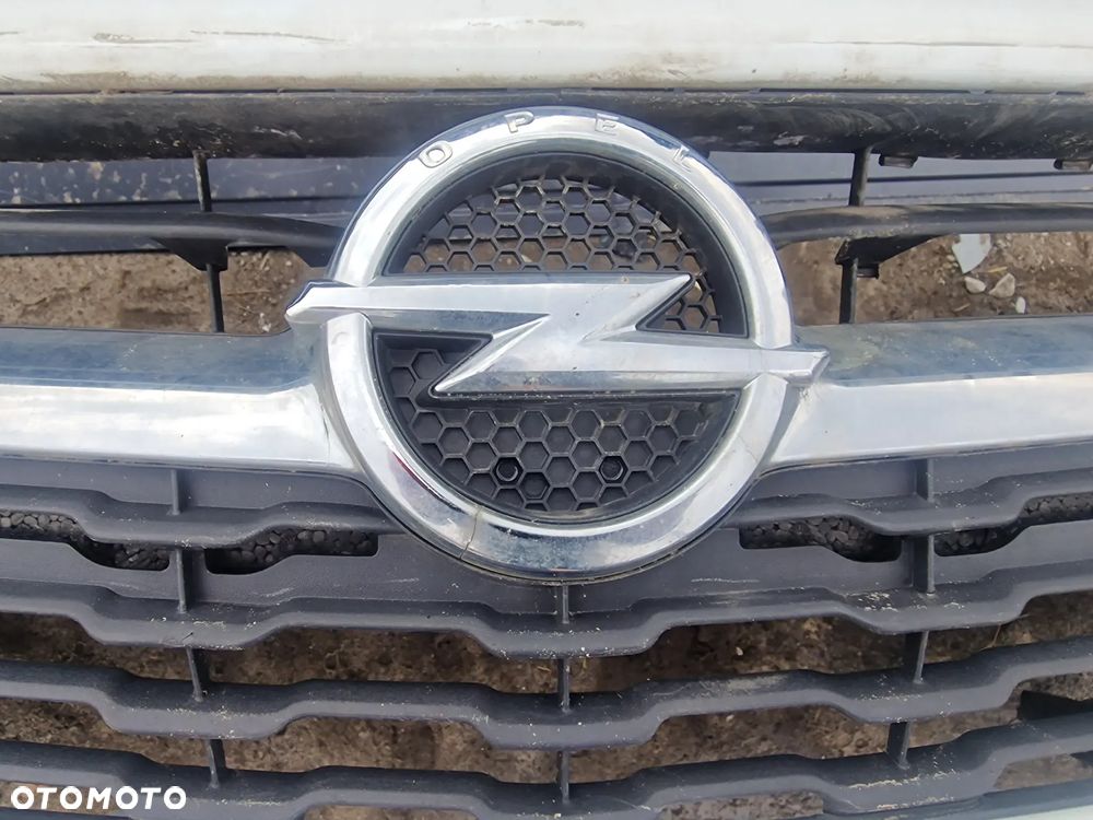 30/ zderzak przedni opel corsa e - 3