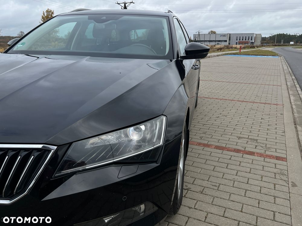 Skoda Superb 2.0 TDI Sportline - 17