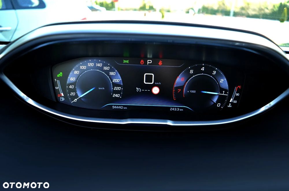 Peugeot 3008 1.2 PureTech Allure S&S EAT6 - 34