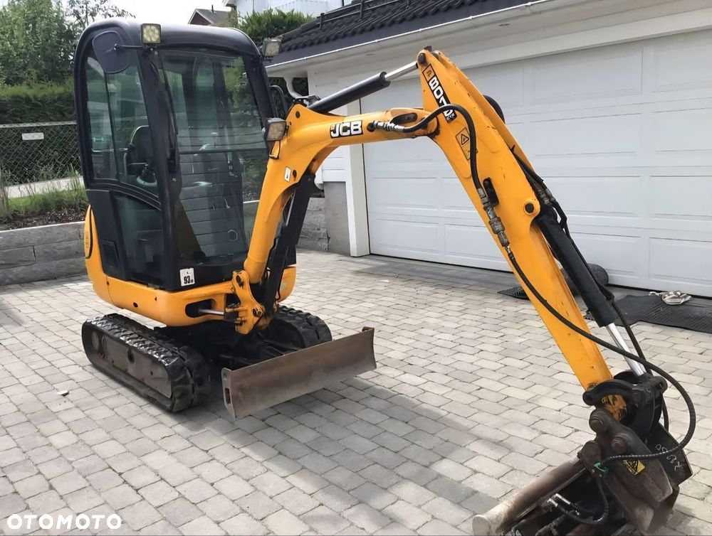 JCB 8018 - 3
