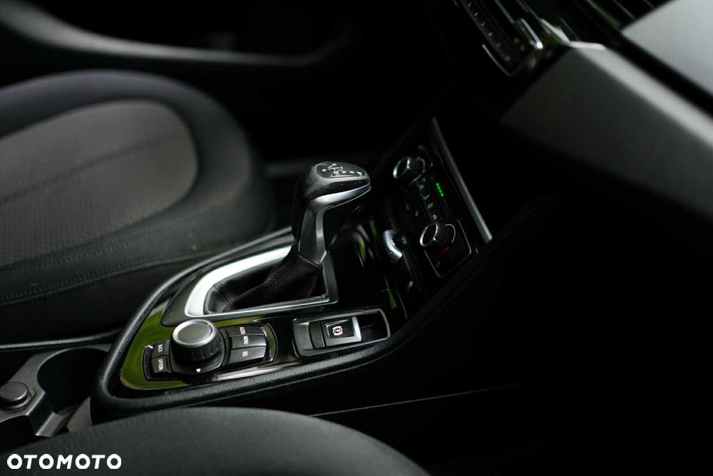 BMW Seria 2 216d - 4