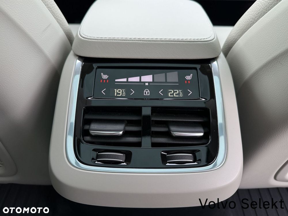 Volvo XC 90 - 25