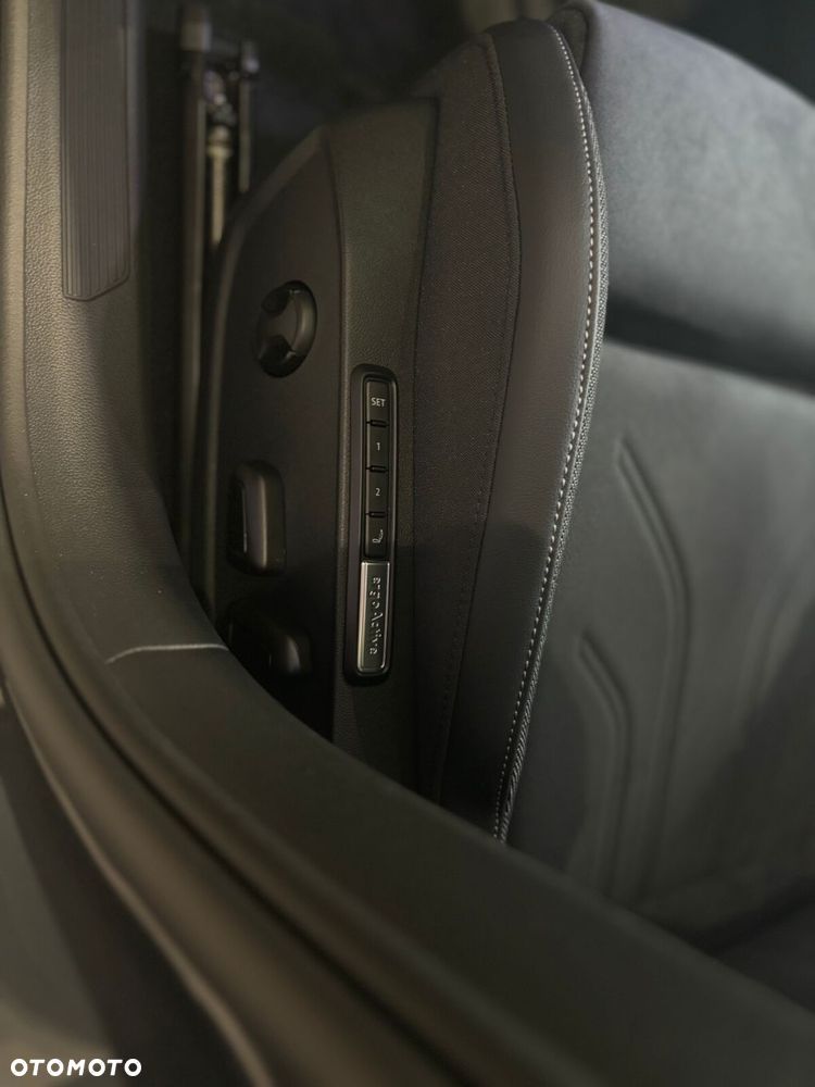 Volkswagen Golf - 15