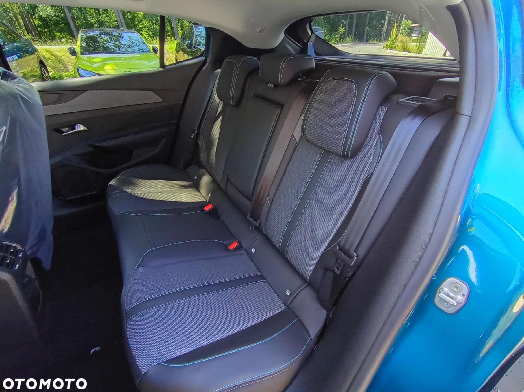 Peugeot 408 - 16