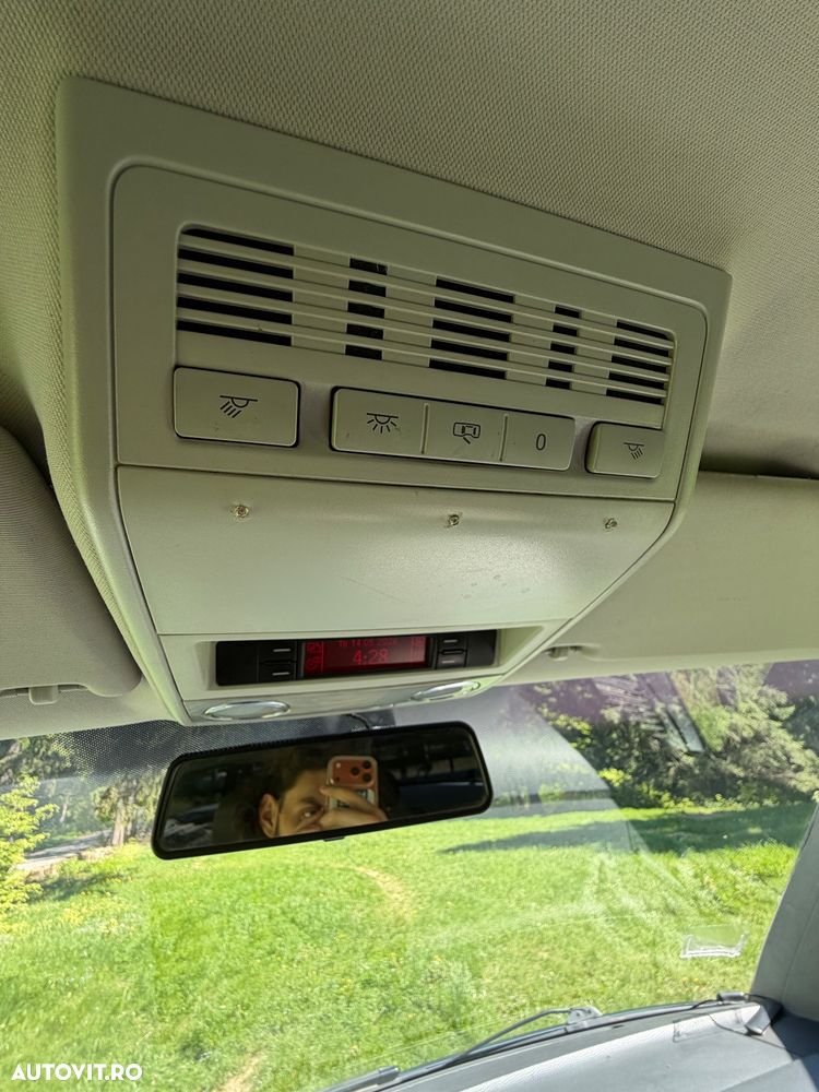 Volkswagen Multivan - 14