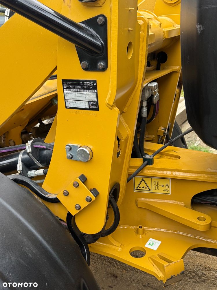 Caterpillar 907M - 16