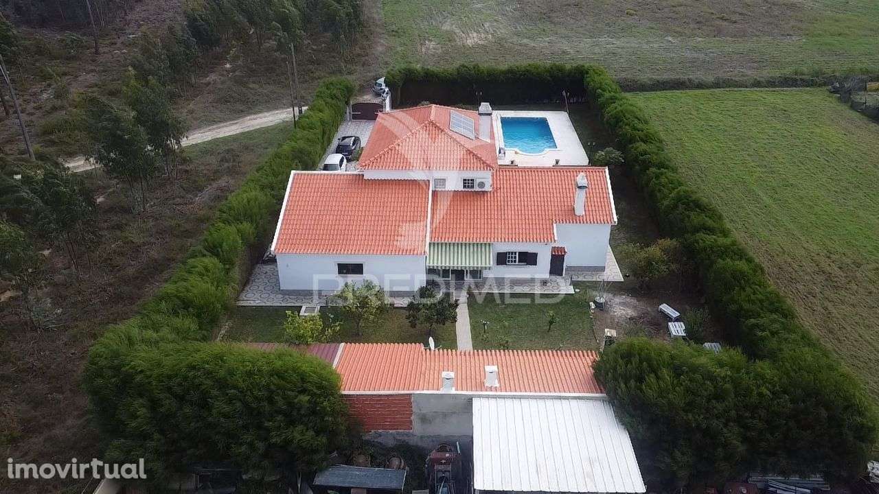 Moradia T4 - Grande imagem: 5/16