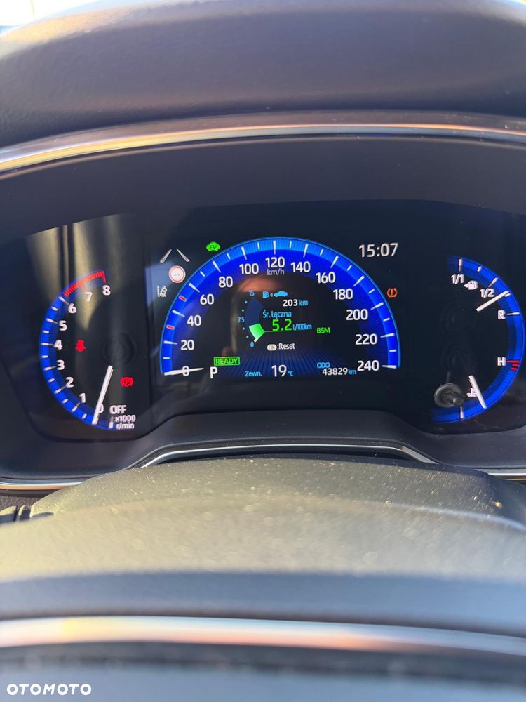 Toyota Corolla 2.0 Hybrid Executive - 26