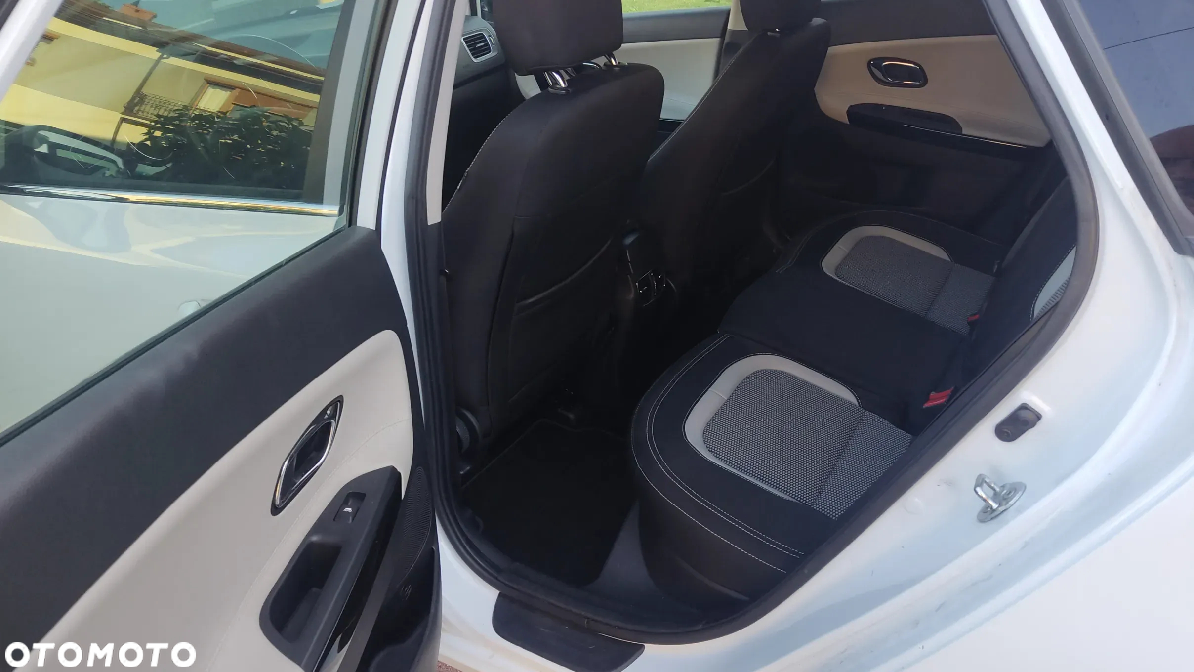 Kia Ceed - 14