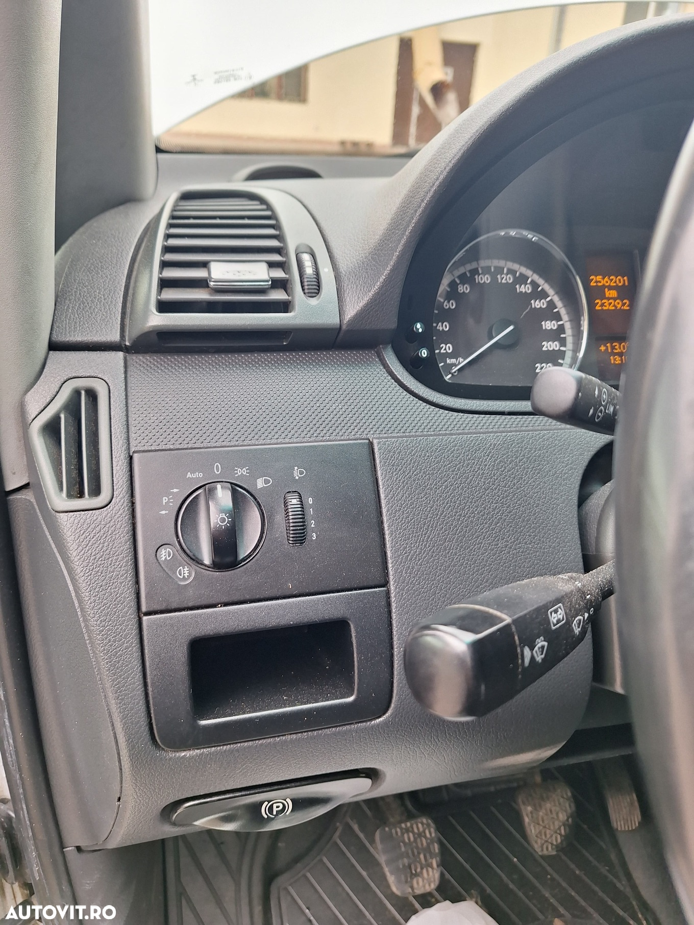 Mercedes-Benz VITO - 12