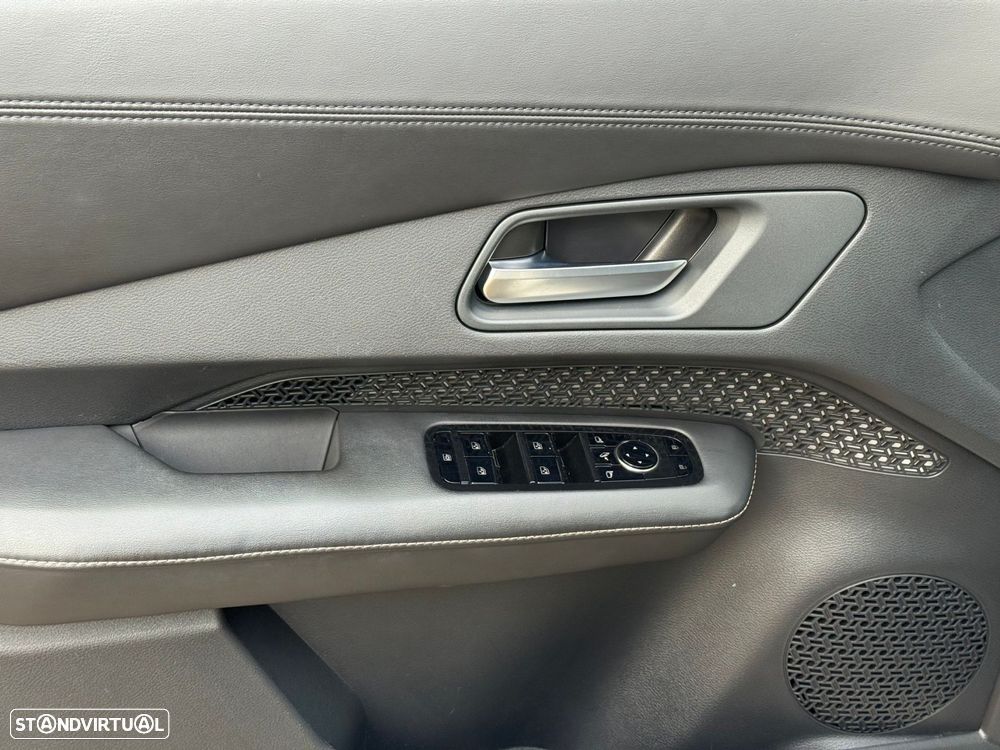 Nissan Ariya 63 kWh Advance Carr. 22kW + Teto Panorâmico - 35