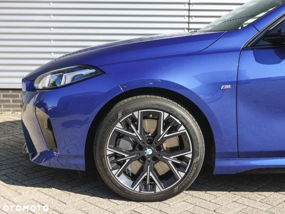 BMW Seria 1 120 mHEV - 18