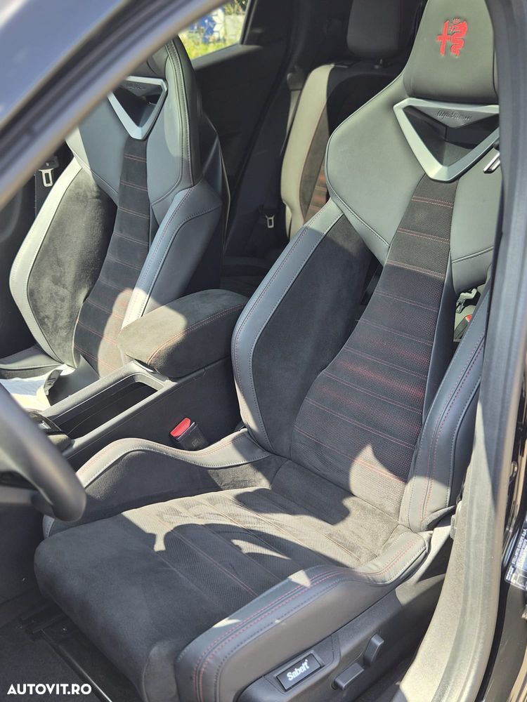 Alfa Romeo Junior 1.2 FWD eDCT6 MHEV Ibrida Speciale - 9