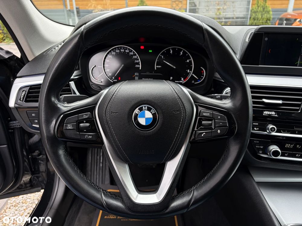 BMW Seria 5 520d - 23