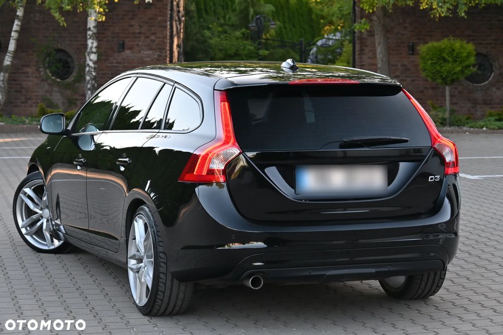 Volvo V60 D3 Geartronic Momentum - 30