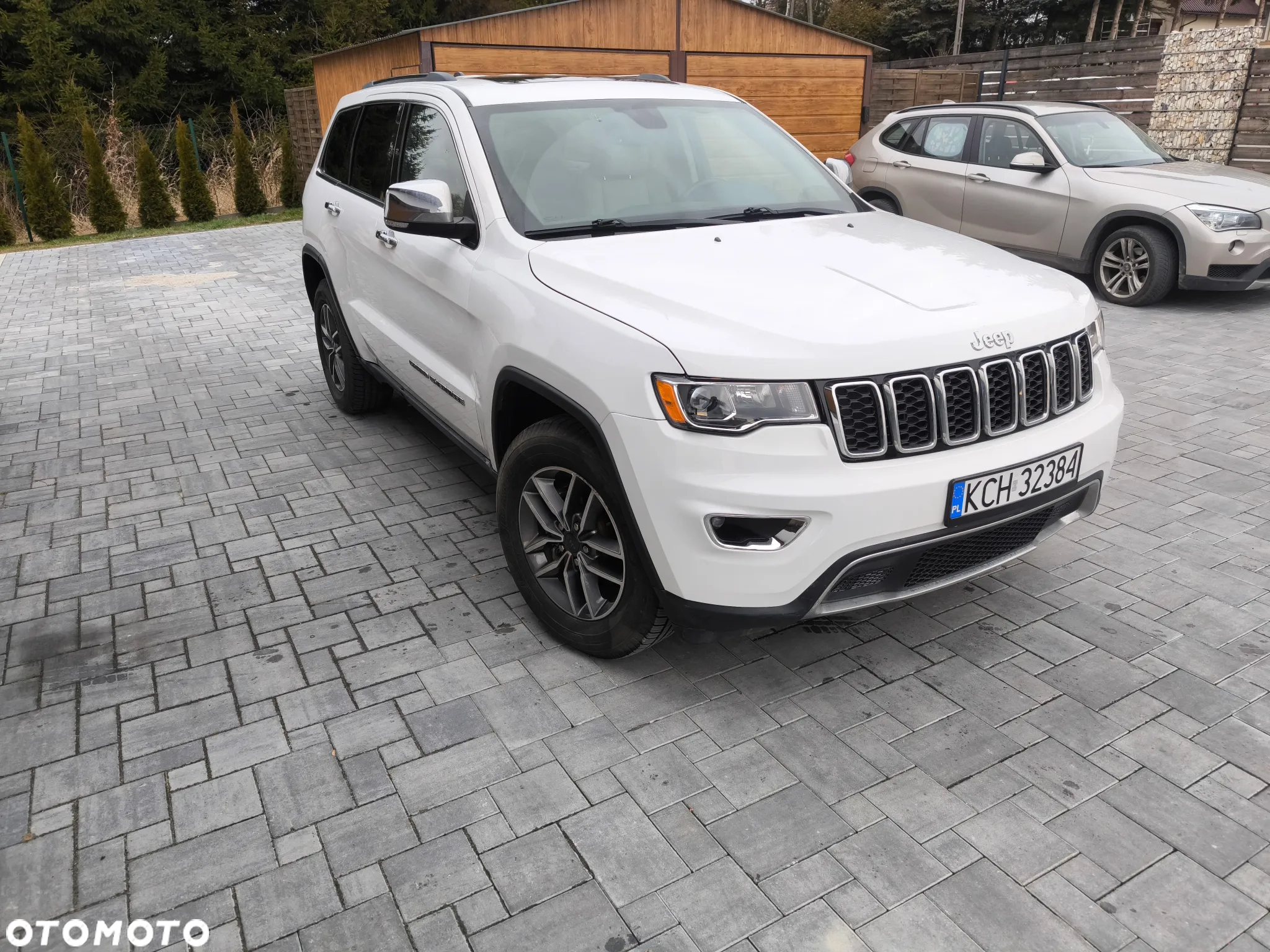 Jeep Grand Cherokee - 15