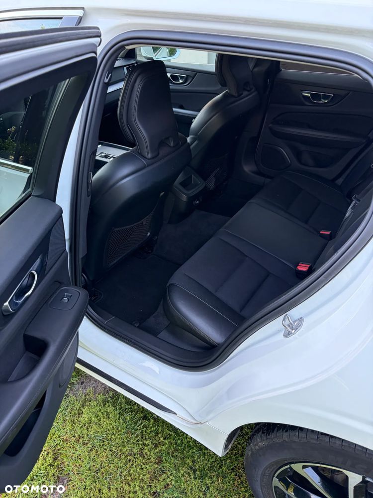 Volvo V60 D3 Momentum Pro - 12