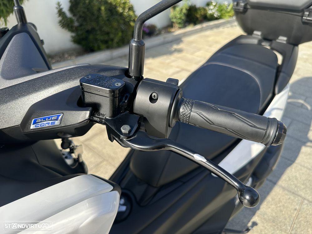 Yamaha NMAX 125 com Pack Urban - 38
