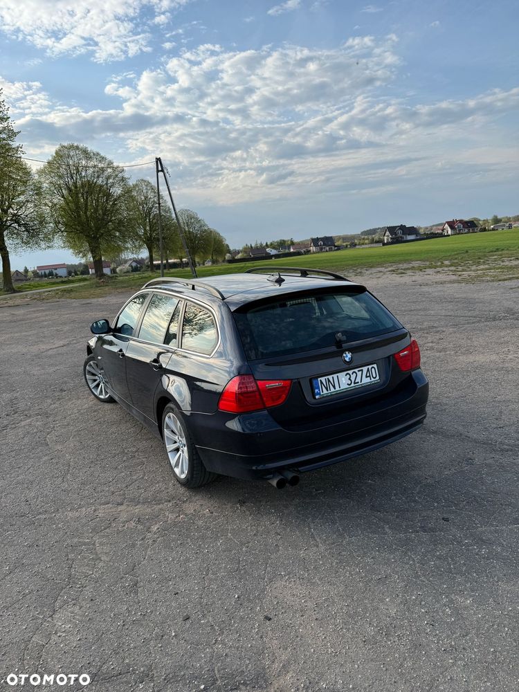 BMW Seria 3 325i xDrive - 5
