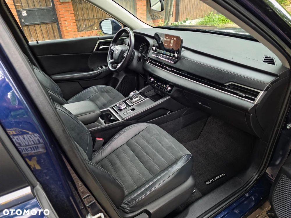 Mitsubishi Outlander - 27