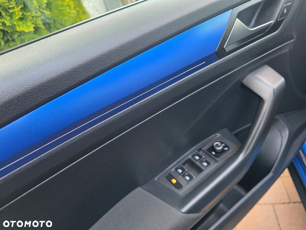 Volkswagen T-Roc - 23