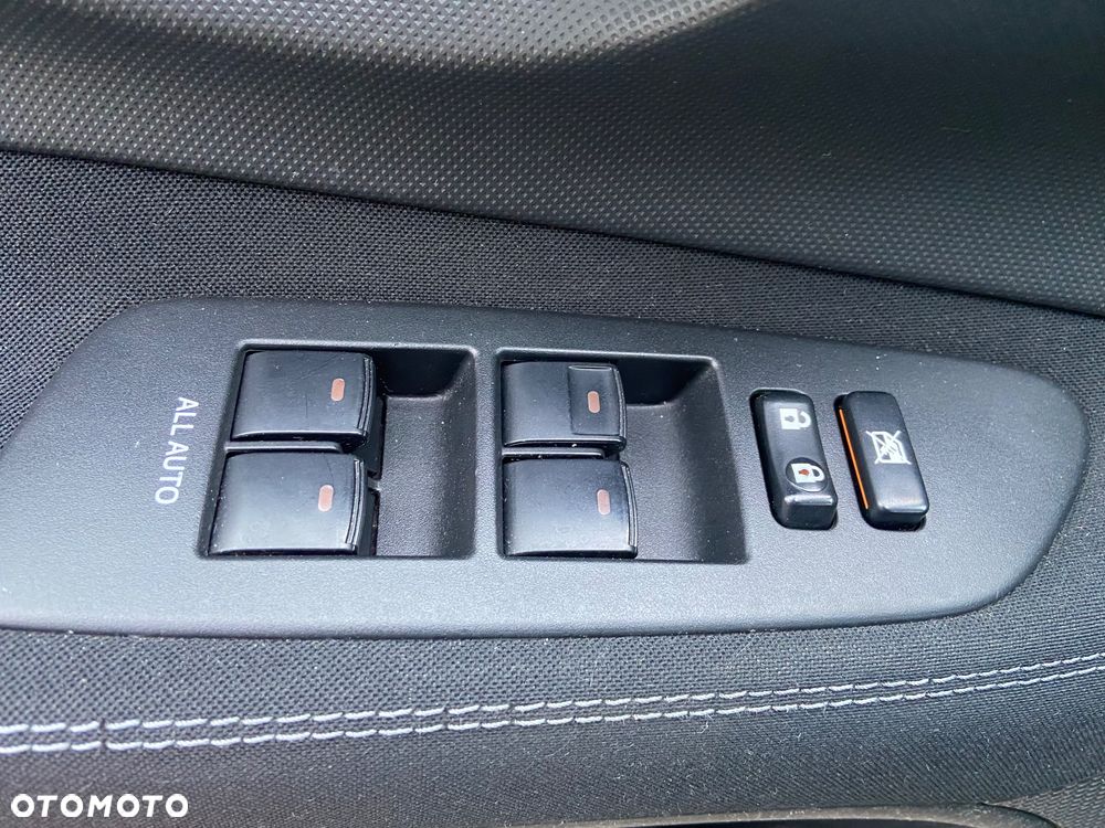 Toyota Auris 1.6 MultiMode Executive - 23