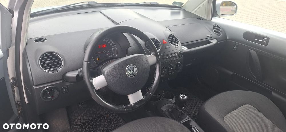 Volkswagen New Beetle - 10