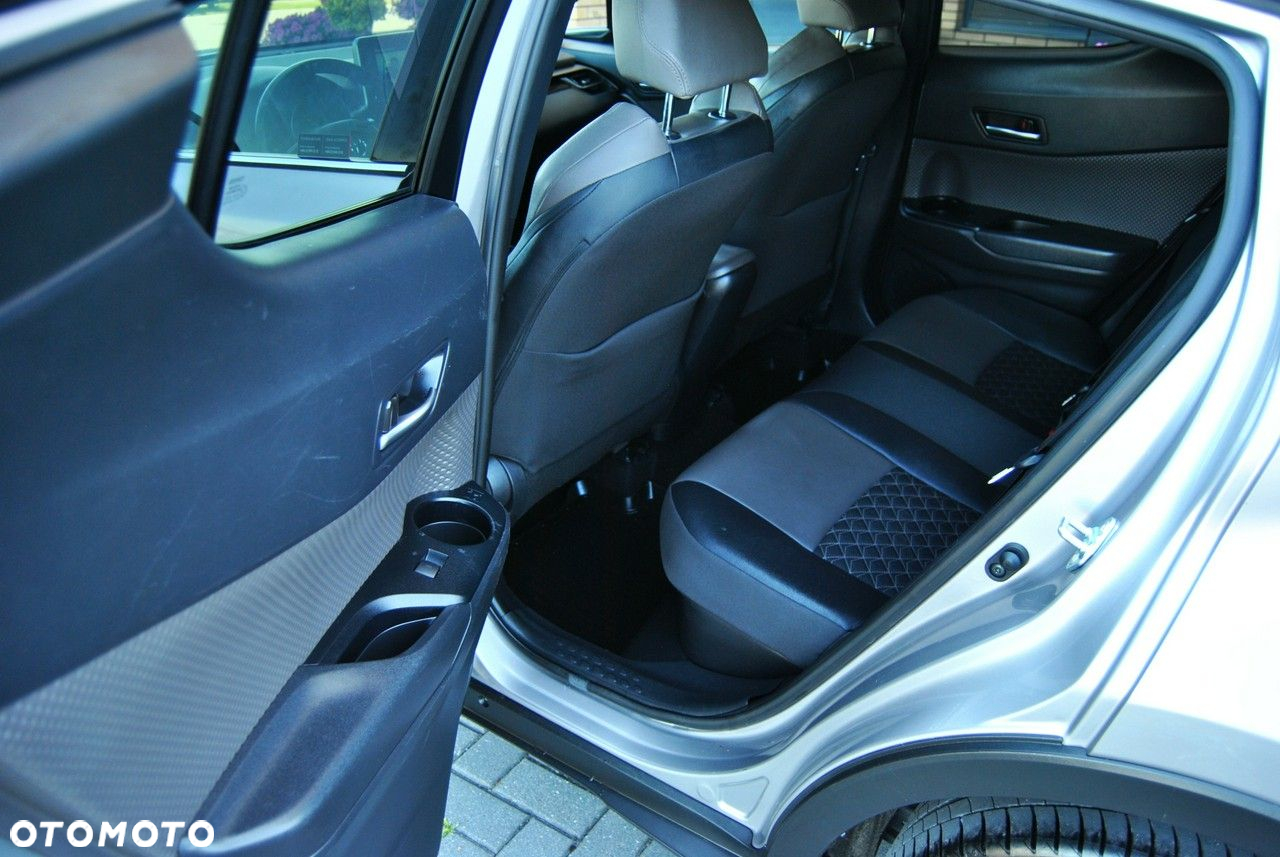 Toyota C-HR - 12