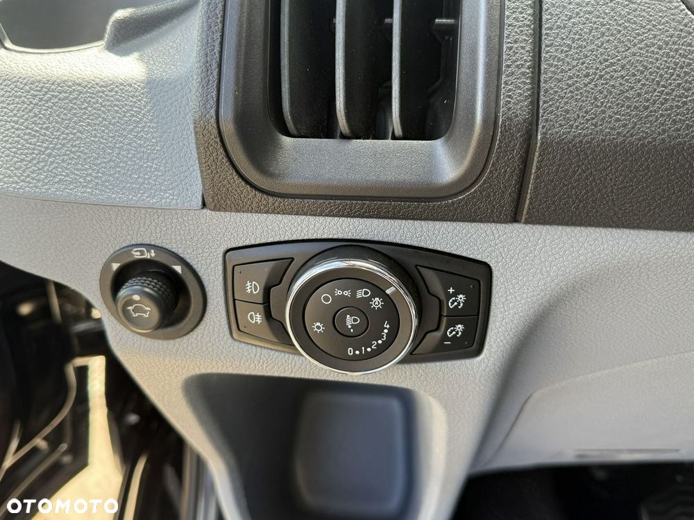 Ford Transit - 22